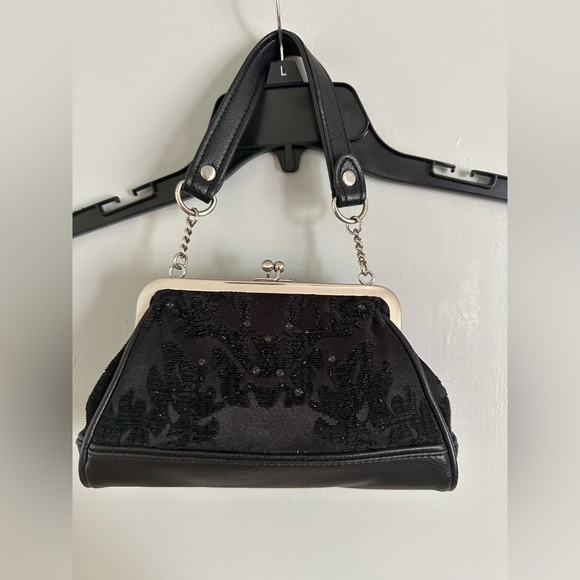 Gorgeous velvet and sequin black clutch with chain and pleather strap - Picture 7 of 8